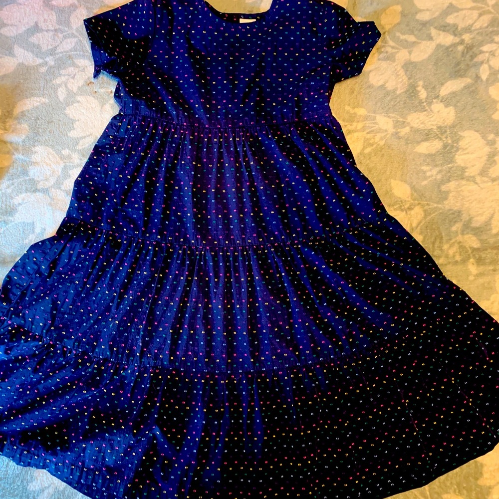 Never worn only to try on